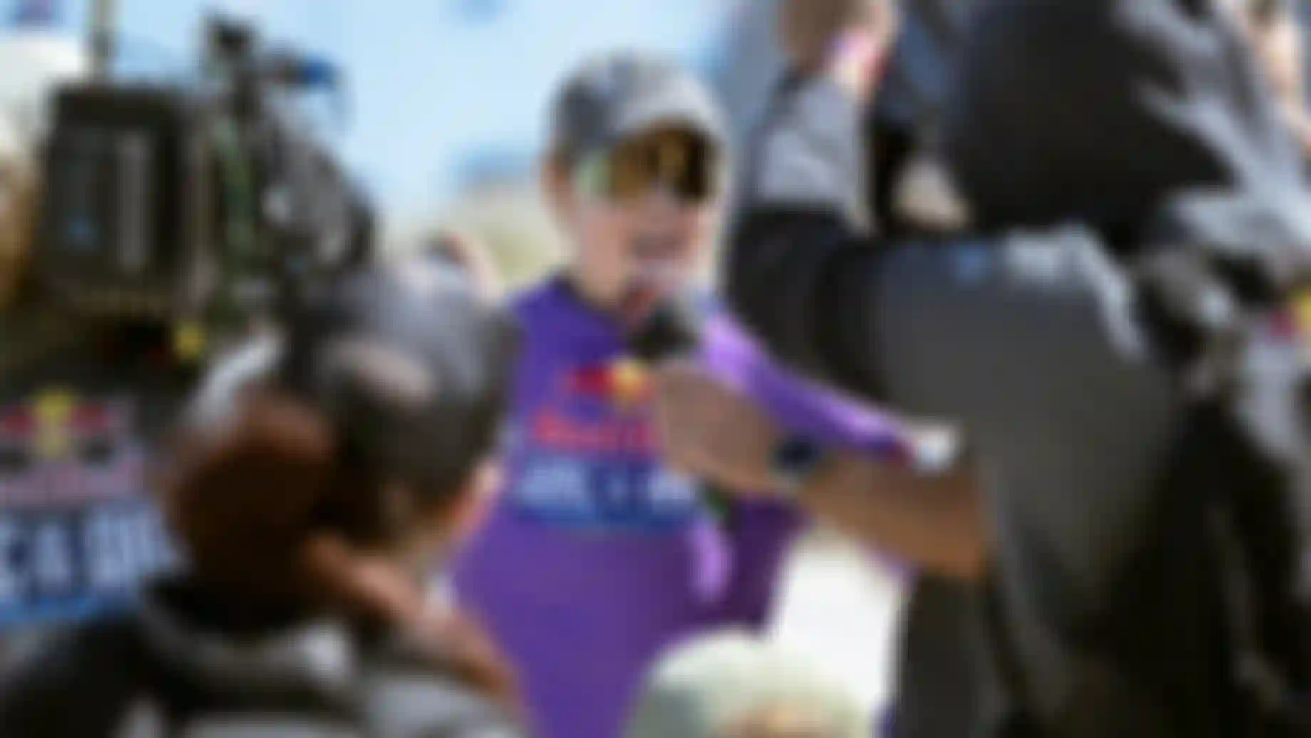 SI202412010077