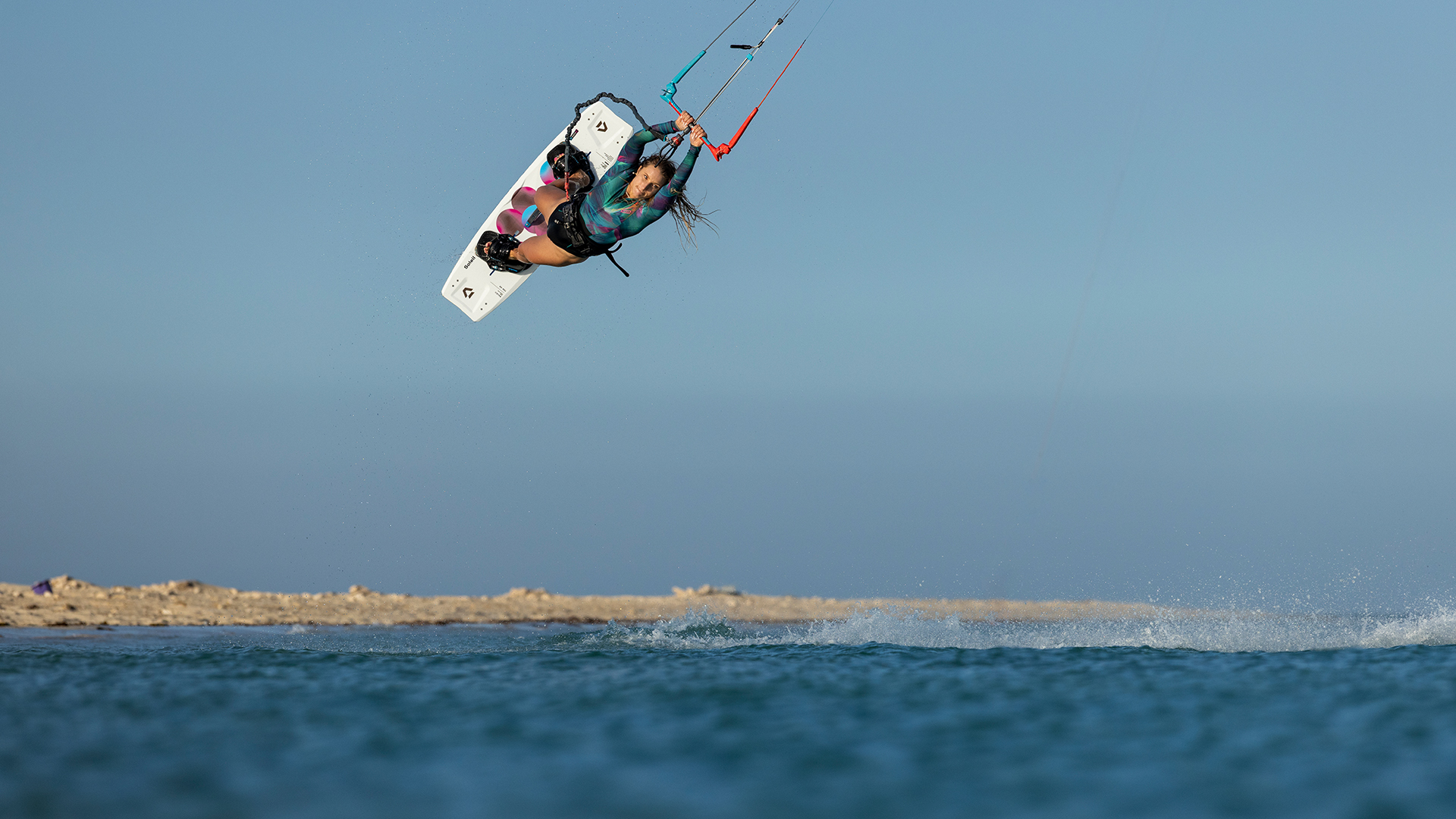 Tech Talk: Внутри новой линейки твинтипов Duotone 2026 8 Женская доска Soleil Concept Blue 2026