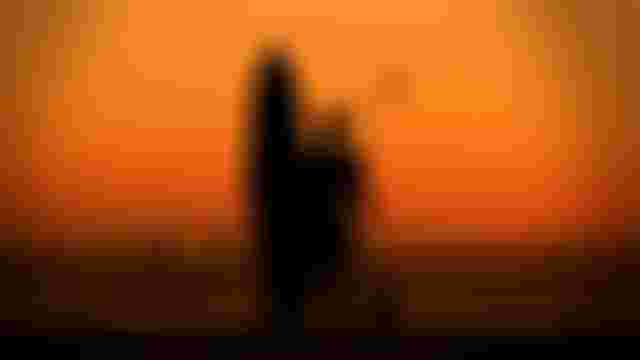 C090900_00_04_13Still001