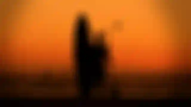 C090900_00_04_13Still001