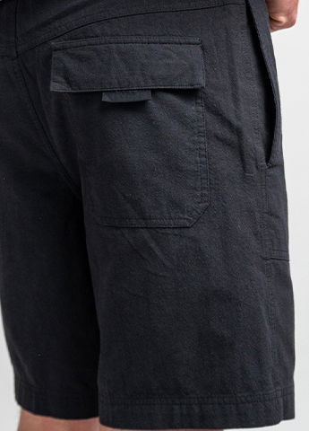 2 front hand pockets and one back pocket with velcro​