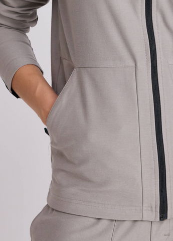 Zippered front pockets