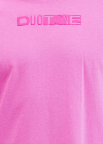 Available in two fresh seasonal colours