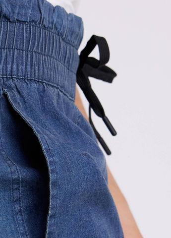 97 % Baumwolle, 3 % Elastan Stretch-Material