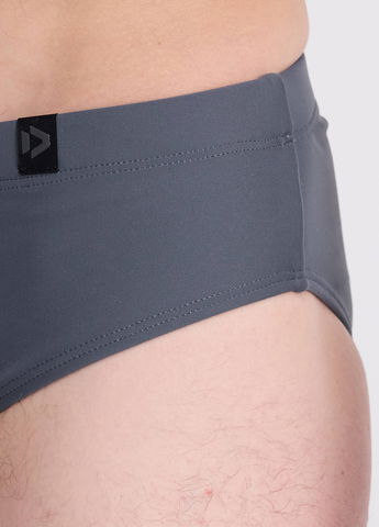 Disponible en Metal Grey et Ink Blue