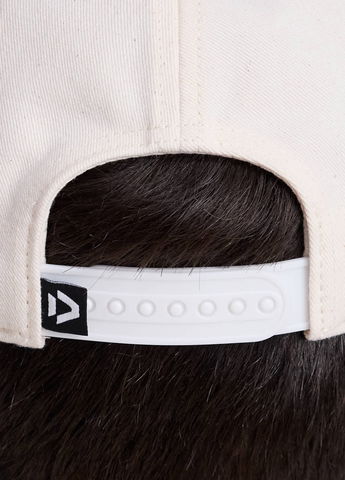 Cierre snapback clásico para un ajuste personalizado