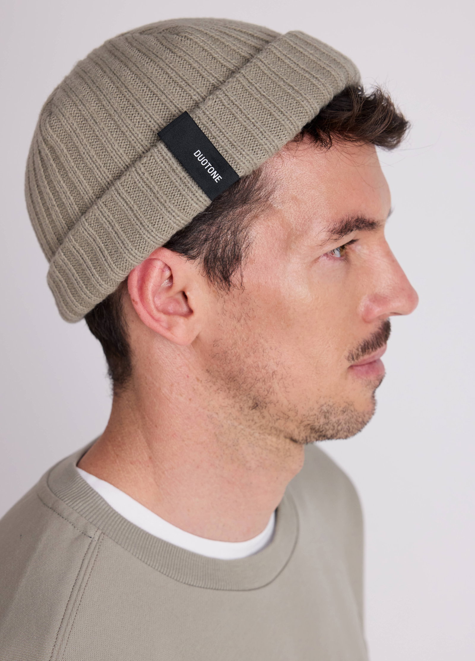 Classic Seaman-Style Beanie: Timeless Unisex Apparel for Cold Weather