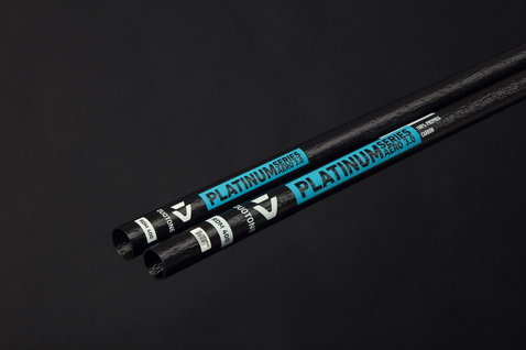 Duotone Platinum Series Aero 3.0 Windsurf-Mast RDM 400 in carbon schwarz und türkis