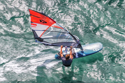 Duotone_Windsurfing_S_Type-SL_Action-Shots_1