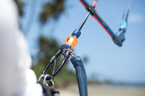 Duotone Quick Release Wakestyle Kit chicken loop et quick release en bleu marine foncé, orange et argenté