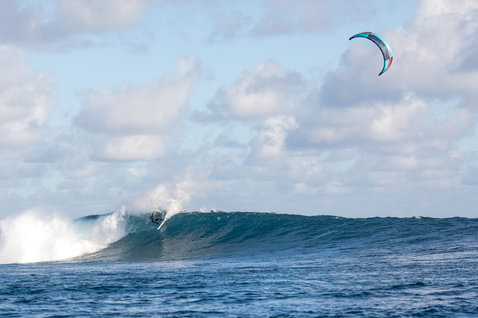 Duotone Neo LEI kite during wave riding on open ocean reef break