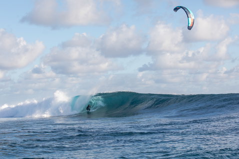 Duotone Neo LEI kite during wave riding at an open ocean reef break