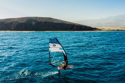 Duotone_Windsurfing_Warp_Foil-20.20_Action-Shots_5
