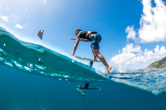 Duotone_Kiteboarding_Spirit-Carve-950/60_Action-Shots_5