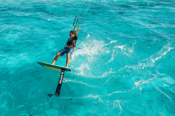 Duotone_Kiteboarding_Spirit-Carve-950/60_Action-Shots_8