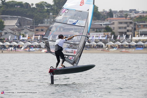 Duotone_Windsurfing_Warp_Foil-20.20_Action-Shots_3