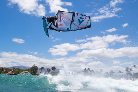Duotone_Windsurfing_Super-Hero-M.Plus_Action-Shots_2