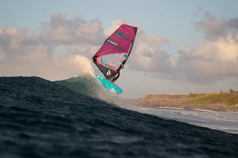 Duotone_Windsurfing_Super-Hero_Action-Shots_1