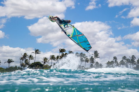 Duotone_Windsurfing_Super-Hero_Action-Shots_2