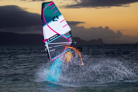 Duotone_Windsurfing_Idol-LTD_Action-Shots_2