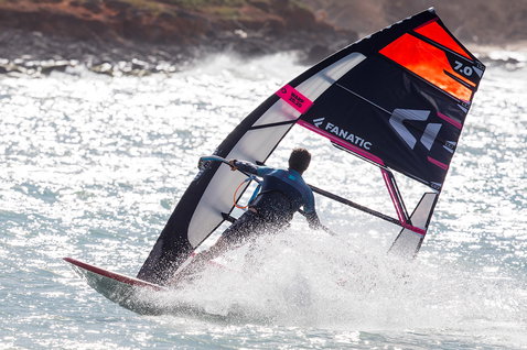 Duotone_Windsurfing_WARP-20.20_Action-Shots_2