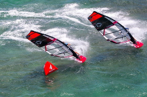 Duotone_Windsurfing_WARP-20.20_Action-Shots_3