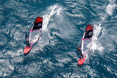Duotone_Windsurfing_WARP-20.20_Action-Shots_1