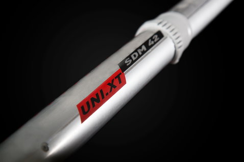 Prolunga albero Duotone UNI.XT SDM 42 in nero, argento, rosso e bianco