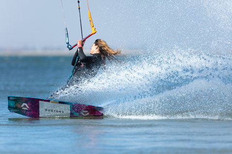 Duotone Click Bar Quad Control control bar during kitesurfing on the ocean