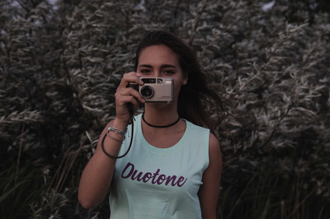 Duotone_Apparel_Tank-Duotone-women_Action-Shots_1