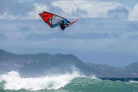 Duotone_Windsurfing_Super_Hero_Action-Shots_1