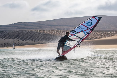 Duotone_Windsurfing_Idol-LTD_Action-Shots_6