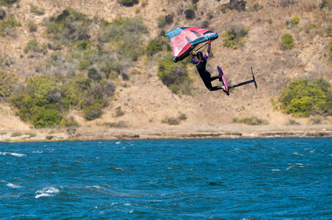 Duotone_Wing_Foiling_Slick-SLS_Action-Shots_10