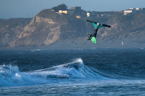 Duotone_Wing_Foiling_Slick-SLS_Action-Shots_2