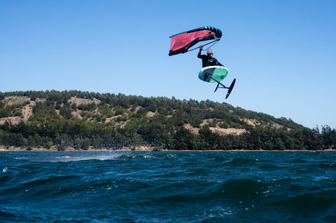 Duotone_Wing_Foiling_Slick-SLS_Action-Shots_12