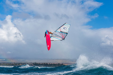Duotone_Windsurfing_Super_Star-SLS_Action-Shots_2