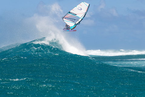 Duotone_Windsurfing_Super_Star-SLS_Action-Shots_8