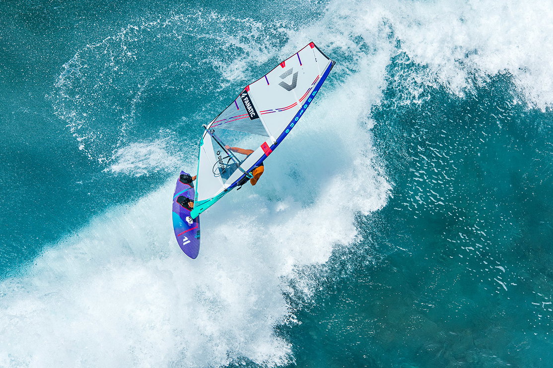 Super_Hero SLS 2023 ᐅ high-end wave sail | DUOTONE Windsurfing