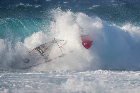 Duotone_Windsurfing_Super_Hero-SLS_Action-Shots_3