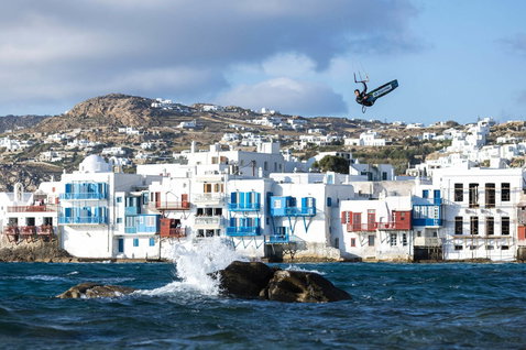 Duotone Jaime twin-tip kiteboard during kitesurfing at a Mediterranean coastal town