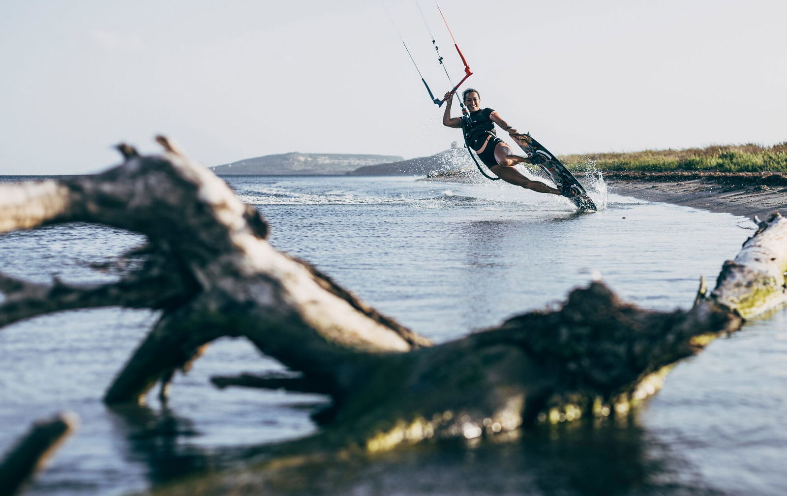 DUOTONE Soleil ᐅ Your freeride & entry freestyle kiteboard!