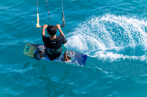 Duotone Shred twin-tip kiteboard during kitesurfing on the open ocean