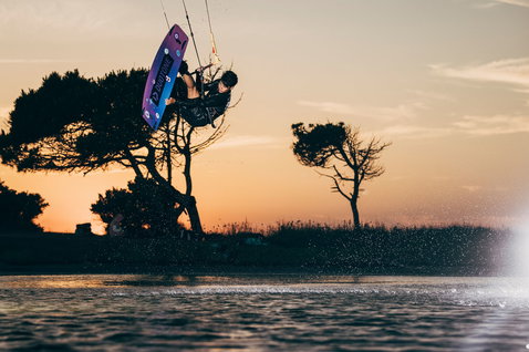 Duotone Team Series TS twin-tip kiteboard during kitesurfing at a coastal lagoon in Sardinia