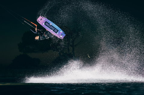 Duotone Team Series TS twin-tip kiteboard during kitesurfing at the coast