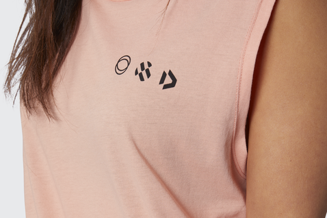 Tank Top in blassrosa mit dunkelbraunem Logo-Print