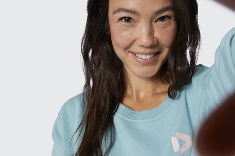 Duotone_Apparel_Sweater-Team-women_Action-Shots_12