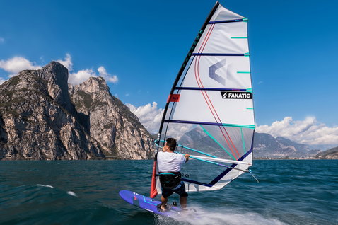 Duotone_Windsurfing_E_Pace-SLS_Action-Shots_4