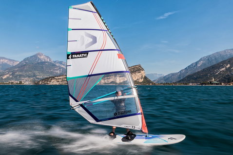 Duotone_Windsurfing_E_Pace-SLS_Action-Shots_7