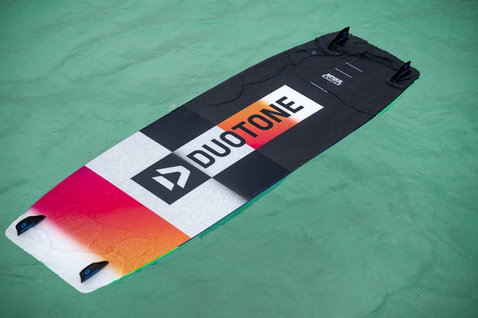Duotone Spike twin-tip kiteboard 153cm in black, white and orange