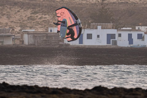 Duotone_Wing_Foiling_Slick-(LK)_Action-Shots_6